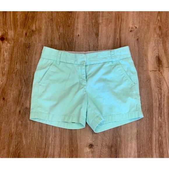 𝅺j CREW Pastel Light Green Chino Flat Front Shorts 4" inseam sz 2 - Picture 1 of 2